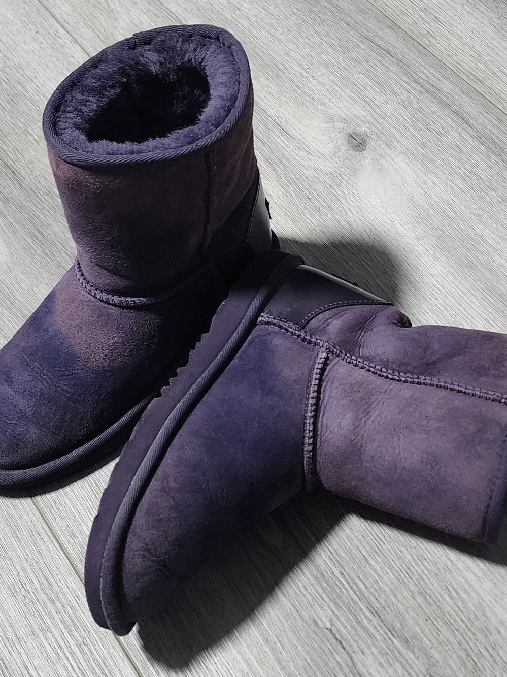UGG Short Classic Boots in Deep Purple